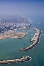 Image du Maroc Professionnelle de  Vue aérienne d'Asilah, ville du nord du Maroc sur l'océan Atlantique à 40 km au sud de Tanger, Vendredi 9 Août 2002.  (Photo / Abdeljalil Bounhar)



